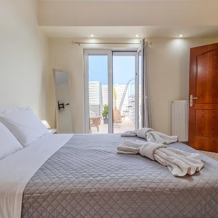 City Apartment With Heated Rooftop Pool Chania  Exterior photo