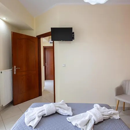 City Apartment With Heated Rooftop Pool Chania  Exterior photo