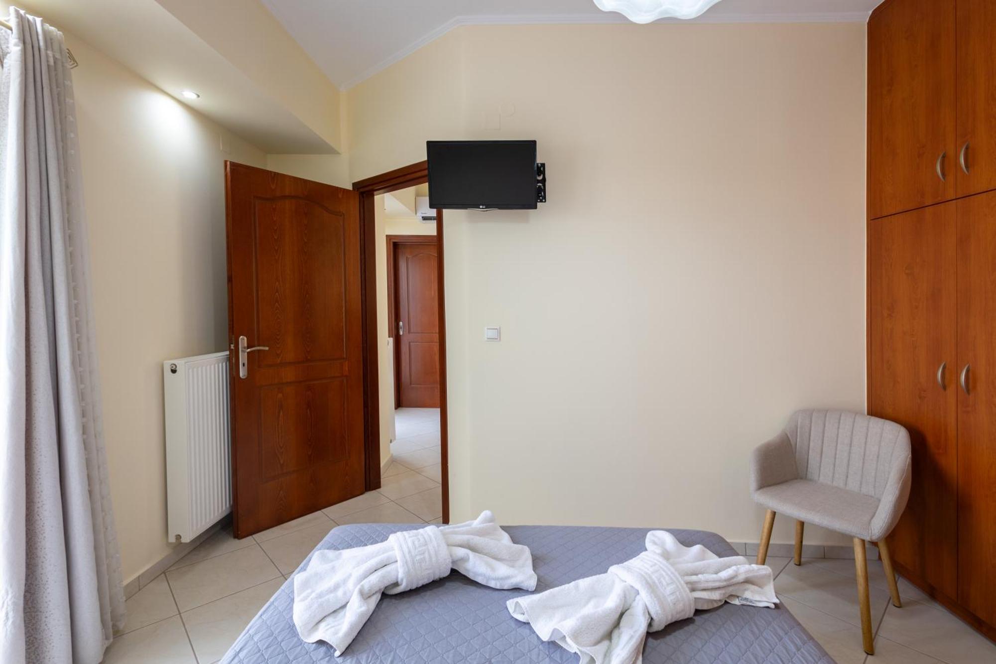 Apartment With Heated Rooftop Pool Chania (Crete)